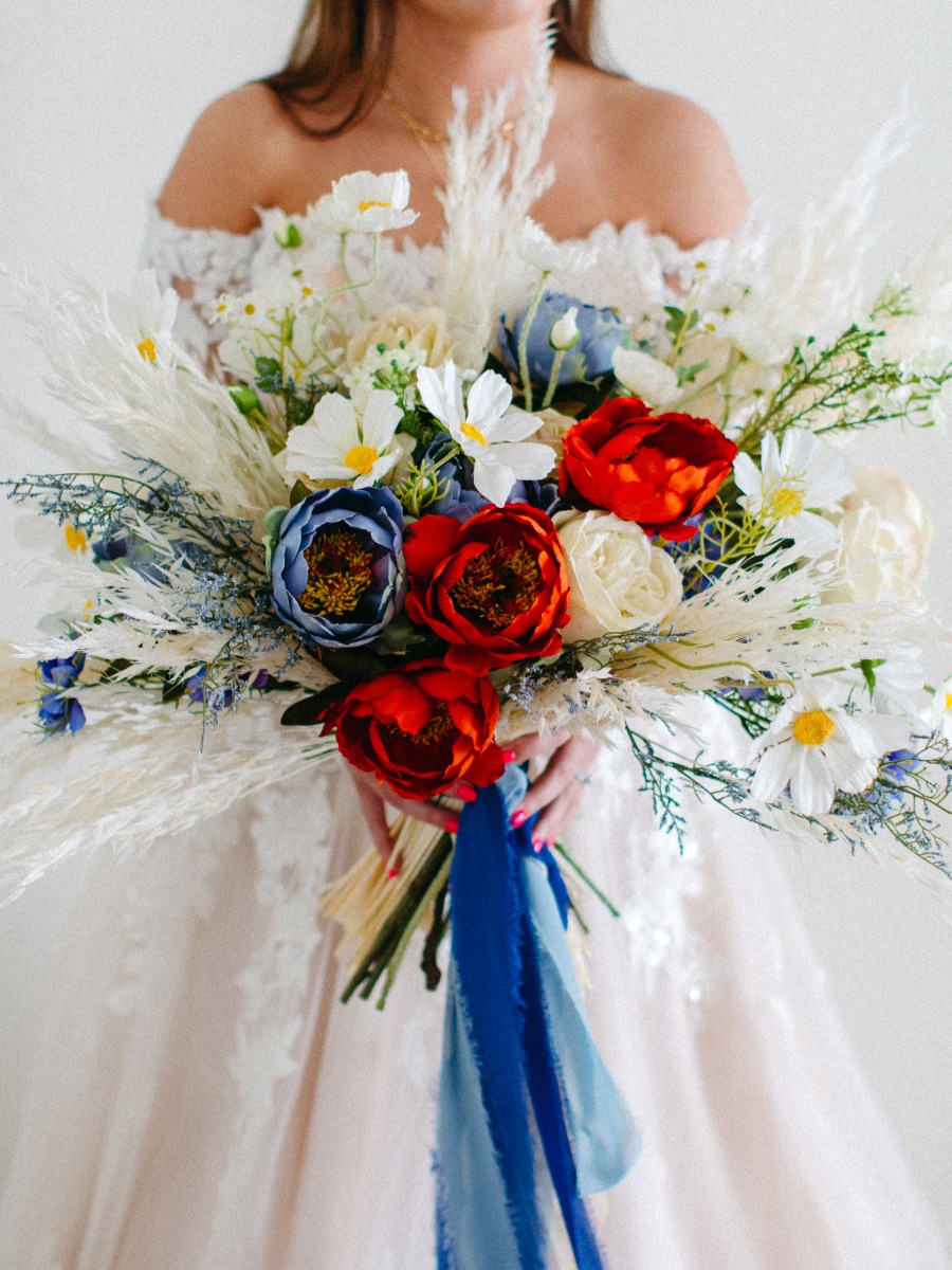 2021 Is the Year to DIY Your Wedding Bouquet and Here’s How To Do It With Afloral