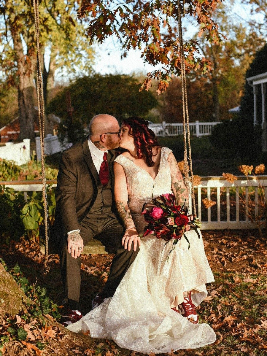 A beautiful fall stable wedding just outside of Nashville, Tennessee