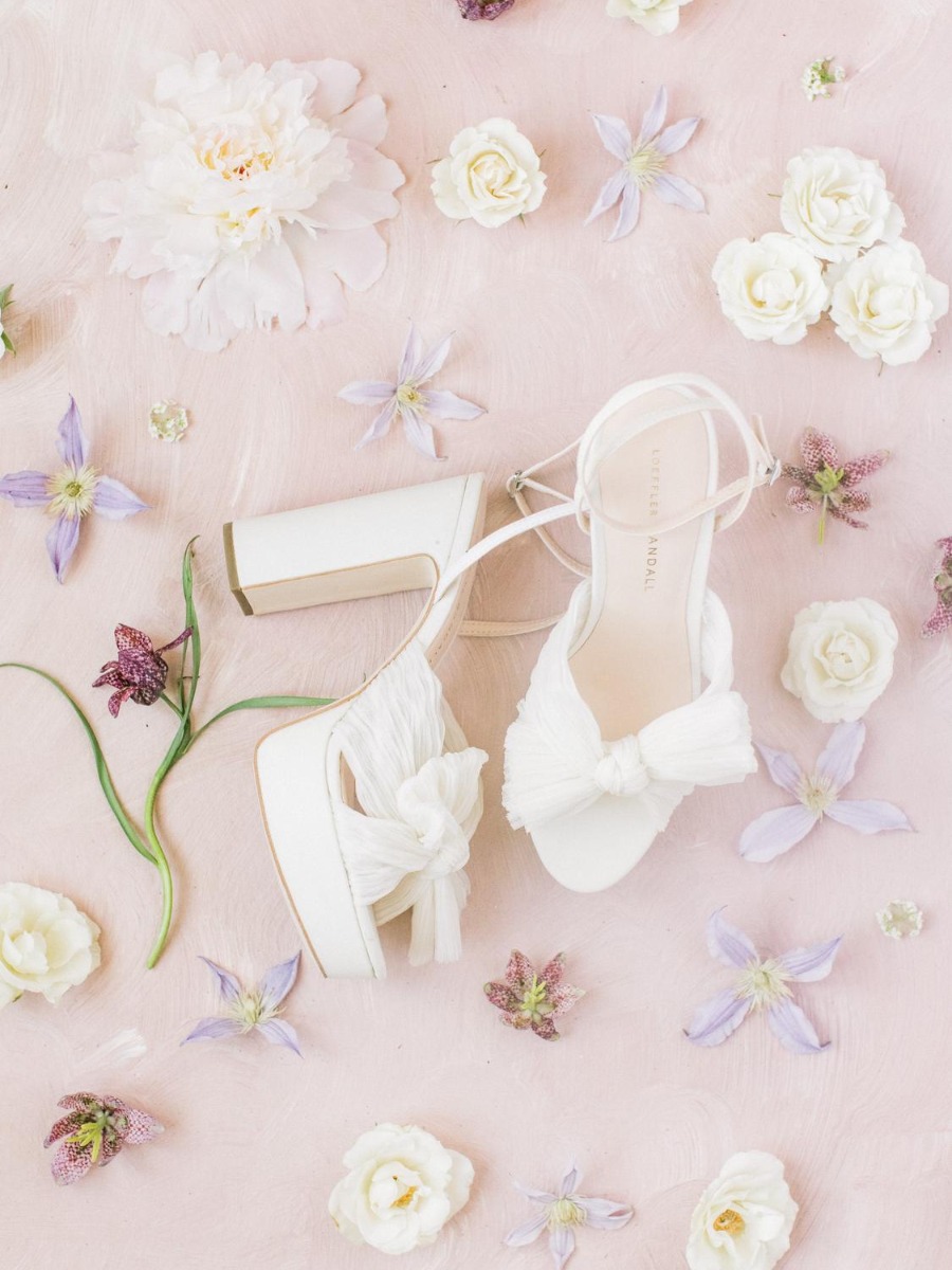 14 Grass-friendly wedding shoes that are attractive and functional