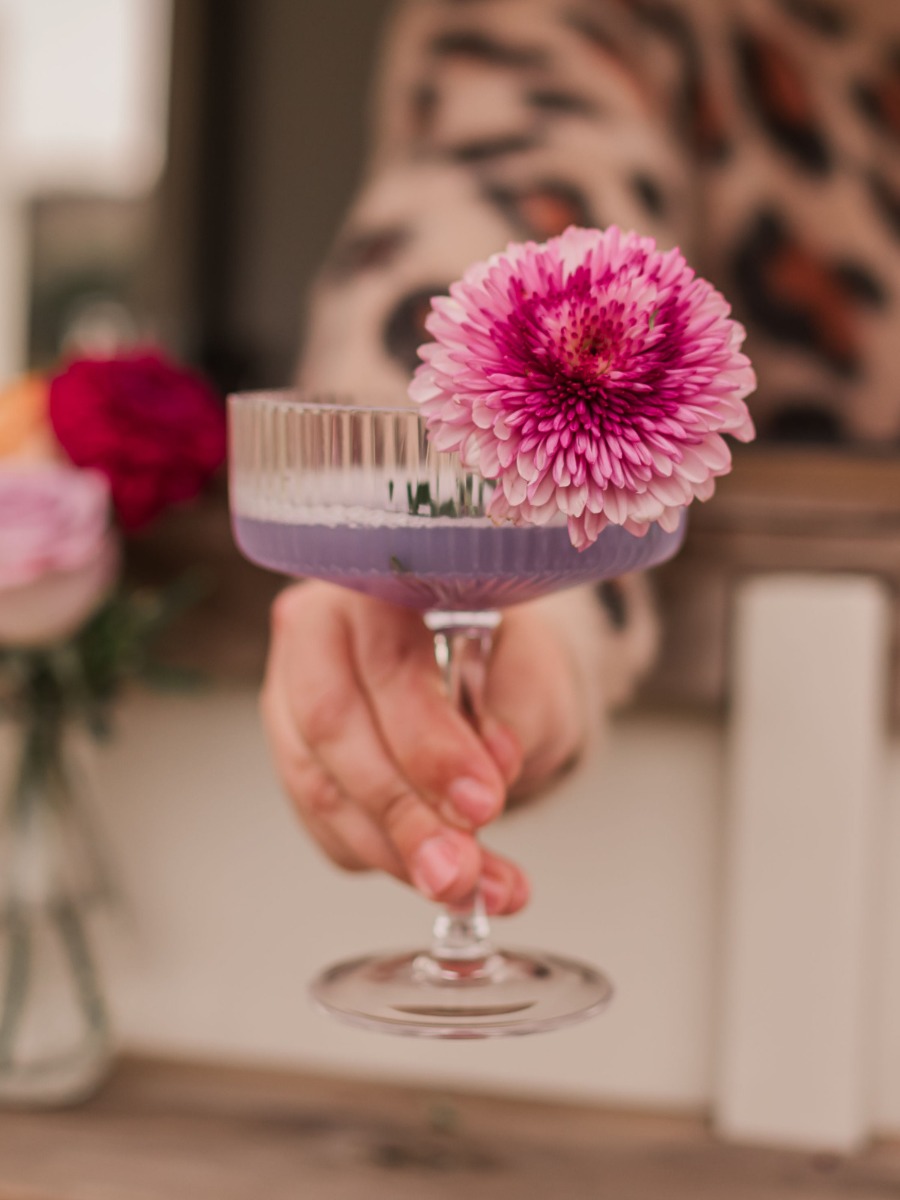 How to Create 3 Superb Pantone Cocktails with 4 Ingredients