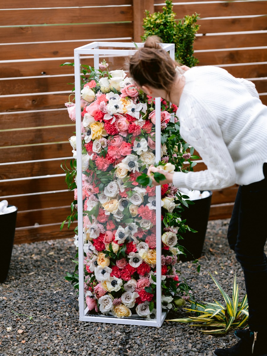 How to Create a Statement Floral Piece for Your Wedding